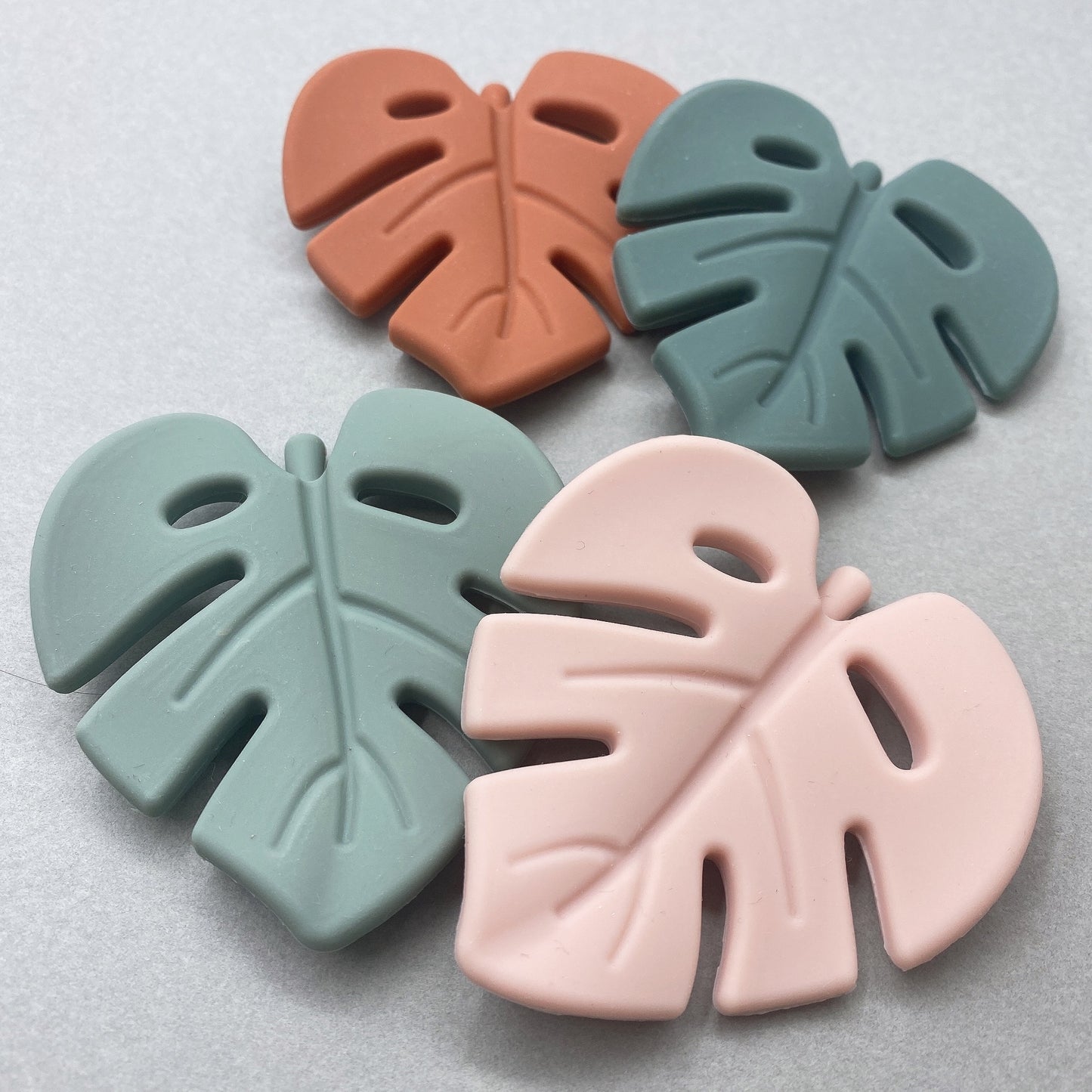 Monstera Leaf Teether (Multi-Colours)